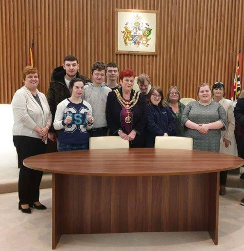 Photo showing Young People and Staff with Mayor Veronica Copeland